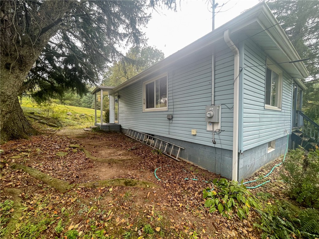 Upper Burrell, Pennsylvania 15068, United States, 2 Bedrooms Bedrooms, ,2 BathroomsBathrooms,Residential,Pending,42433