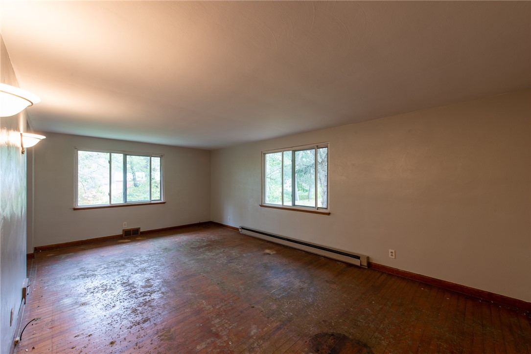 Upper Burrell, Pennsylvania 15068, United States, 2 Bedrooms Bedrooms, ,2 BathroomsBathrooms,Residential,Pending,42433