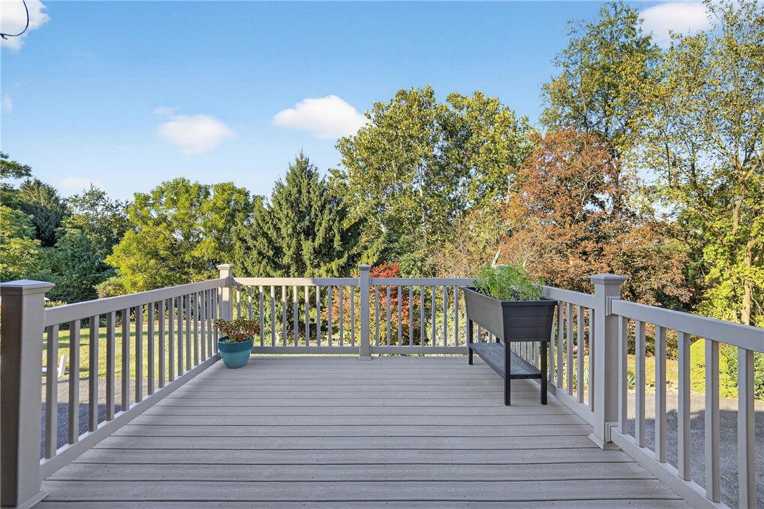 Coraopolis, Pennsylvania 15108, United States, 3 Bedrooms Bedrooms, ,3 BathroomsBathrooms,Residential,Pending,210822