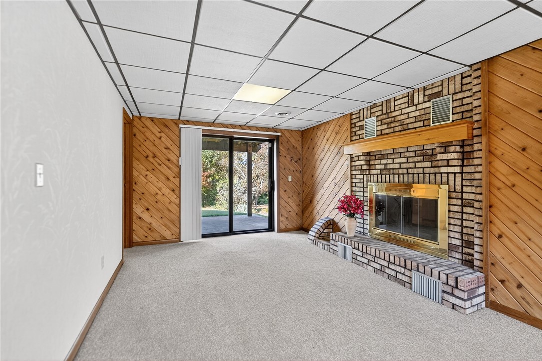 Coraopolis, Pennsylvania 15108, United States, 3 Bedrooms Bedrooms, ,3 BathroomsBathrooms,Residential,Pending,210822