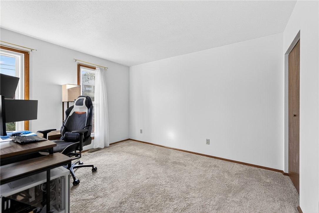 Coraopolis, Pennsylvania 15108, United States, 3 Bedrooms Bedrooms, ,3 BathroomsBathrooms,Residential,Pending,210822