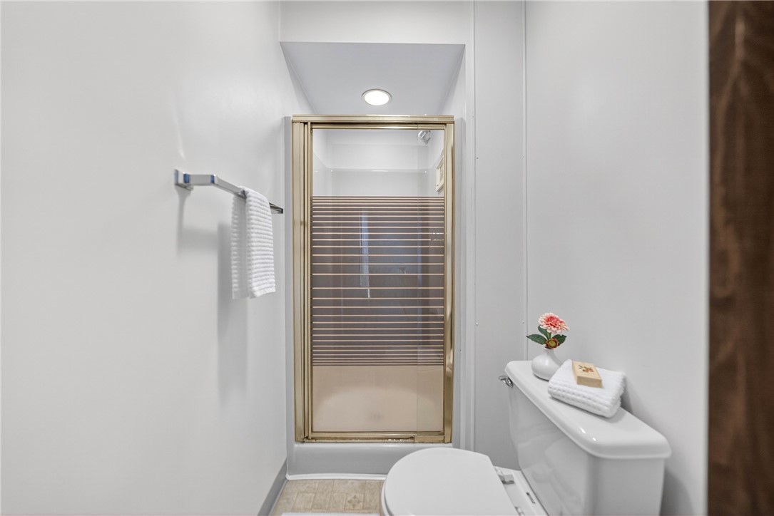 Coraopolis, Pennsylvania 15108, United States, 3 Bedrooms Bedrooms, ,3 BathroomsBathrooms,Residential,Pending,210822