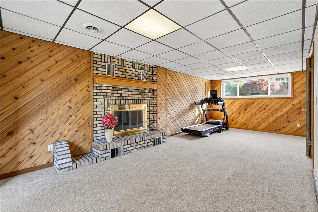 Coraopolis, Pennsylvania 15108, United States, 3 Bedrooms Bedrooms, ,3 BathroomsBathrooms,Residential,Pending,210822