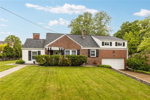 202 Pickwick Dr Bethel Park PA 15102