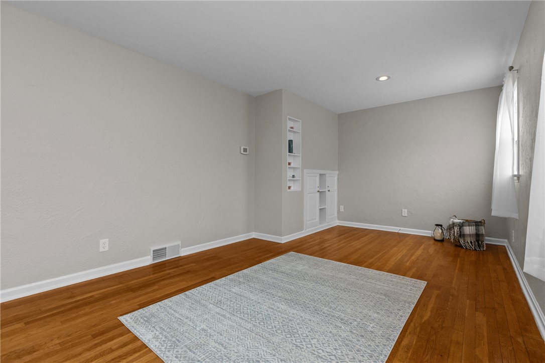 202 Pickwick Dr