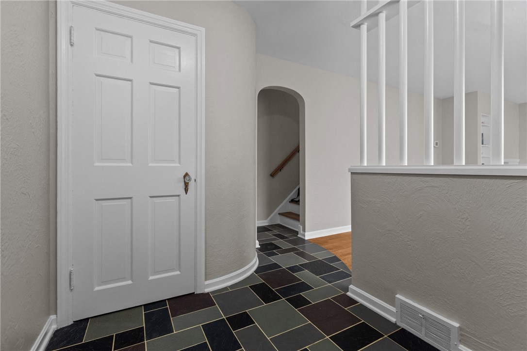 202 Pickwick Dr
