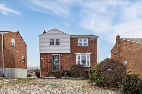 Photo of 571 Helena St, East Mc Keesport, PA 15035 (MLS # 1737135)