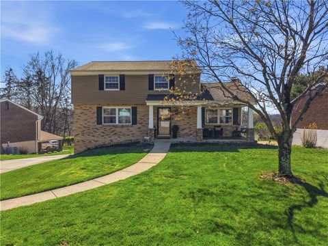 Photo of 4023 Crabapple Dr. Rd, Mckees Rocks, PA 15136 (MLS # 1751625)