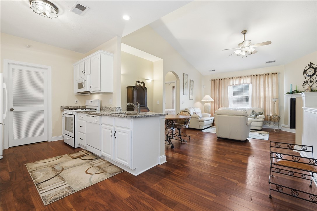 246 Adams Pointe Blvd 5