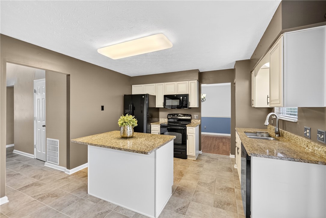 142 Stratford Ct