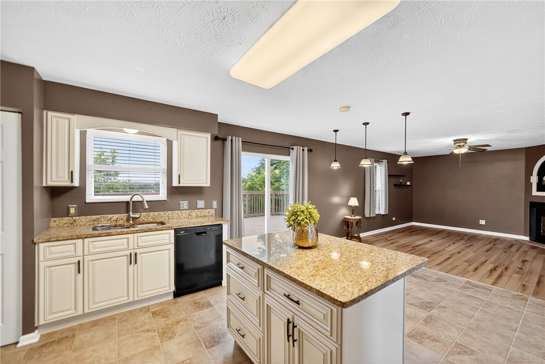 142 Stratford Ct