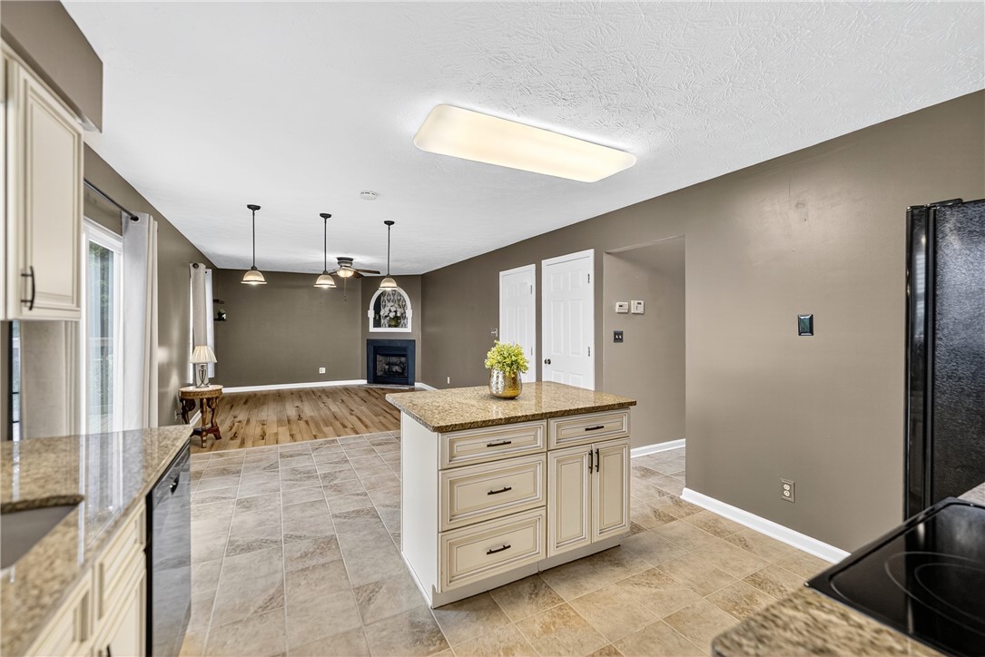 142 Stratford Ct