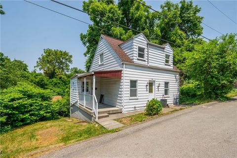 Photo of 716 5th Ave, Elizabeth, PA 15037 (MLS # 1761557)