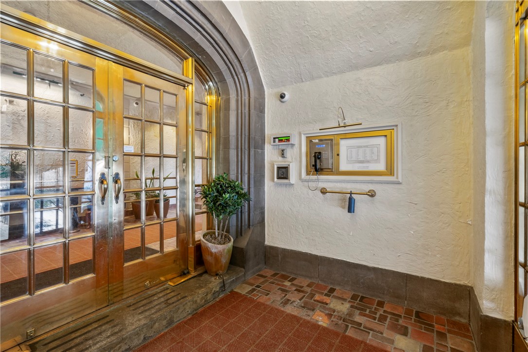 166 N Dithridge St #5L, Oakland, Pennsylvania image 4