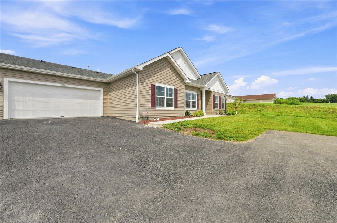 2083 S. Links Ave