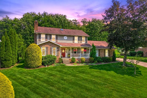 Photo of 310 Satinwood Ln, Greensburg, PA 15601 (MLS # 1759439)