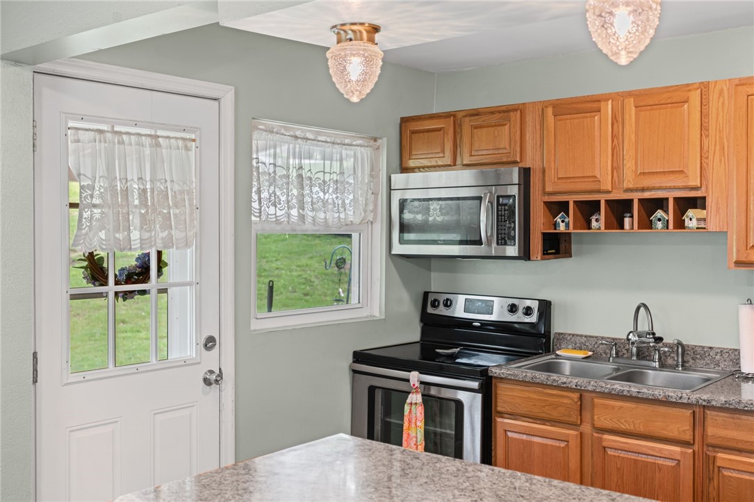 North Strabane, Pennsylvania 15330, United States, 2 Bedrooms Bedrooms, ,1 BathroomBathrooms,Residential,Contingent,135939