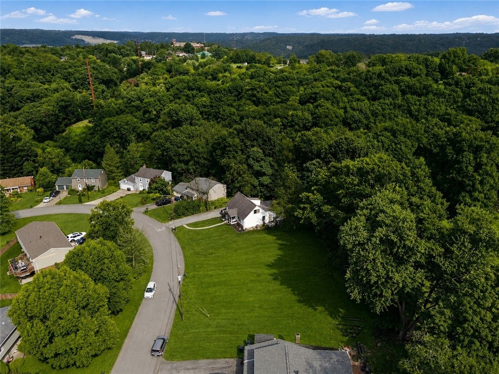 128 Lansdowne Dr