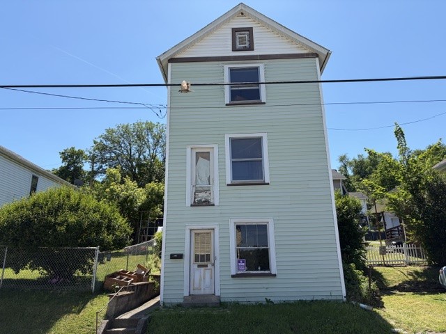 Photo 1 of 14 — 939 Meadow Ave, Charleroi Boro, PA 15022