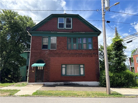 Photo of 601 6th St, Pitcairn, PA 15140 (MLS # 1762340)