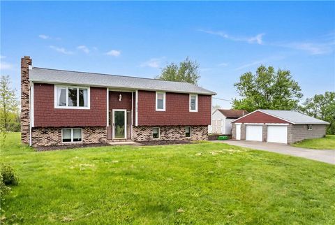 Photo of 3193 Old Oakdale Rd, Mc Donald, PA 15057 (MLS # 1751737)