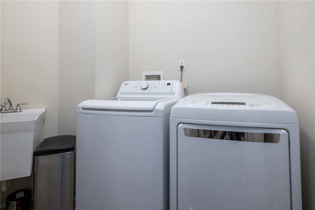 South Strabane, Pennsylvania 15301, United States, 3 Bedrooms Bedrooms, ,3 BathroomsBathrooms,Residential,Pending,482