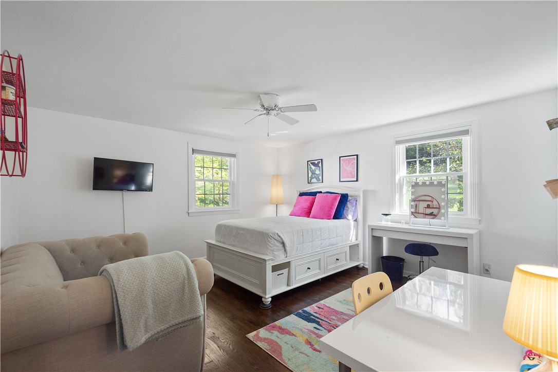 Upper St. Clair, Pennsylvania 15241, United States, 4 Bedrooms Bedrooms, ,3 BathroomsBathrooms,Residential,Pending,83821