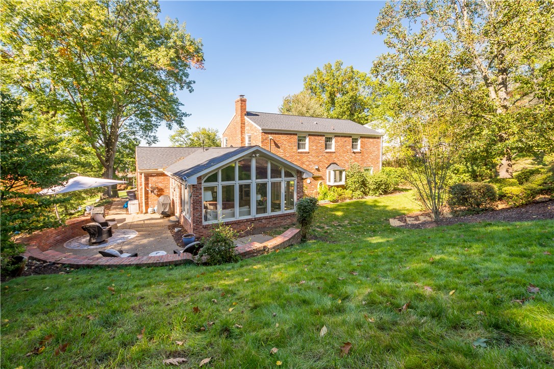 Upper St. Clair, Pennsylvania 15241, United States, 4 Bedrooms Bedrooms, ,3 BathroomsBathrooms,Residential,Pending,83821