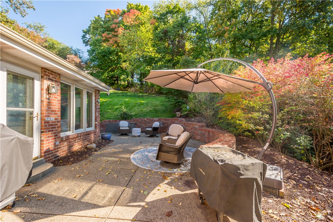 Upper St. Clair, Pennsylvania 15241, United States, 4 Bedrooms Bedrooms, ,3 BathroomsBathrooms,Residential,Pending,83821