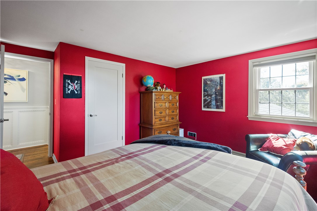 Upper St. Clair, Pennsylvania 15241, United States, 4 Bedrooms Bedrooms, ,3 BathroomsBathrooms,Residential,Pending,83821