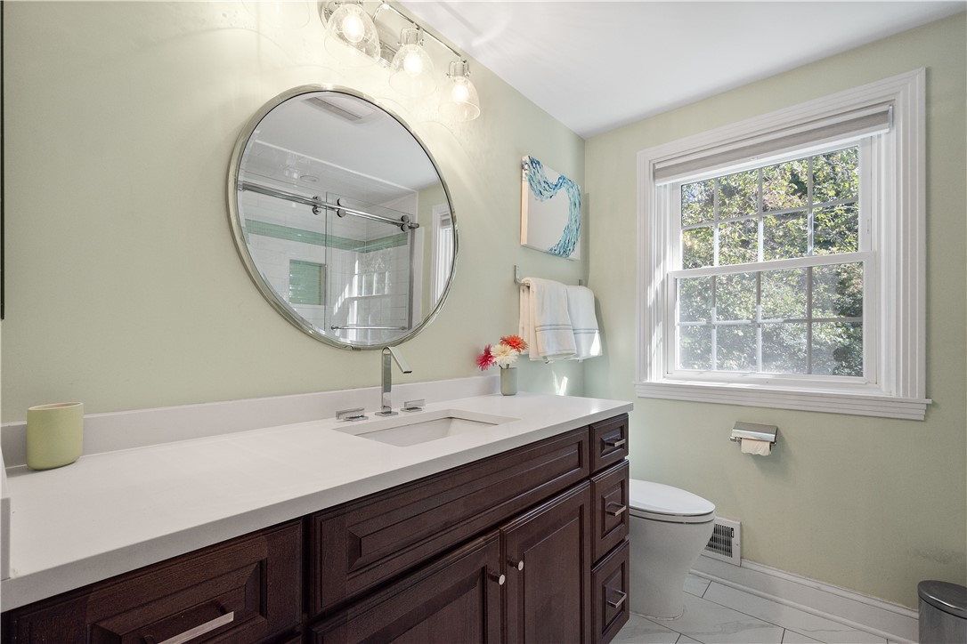 Upper St. Clair, Pennsylvania 15241, United States, 4 Bedrooms Bedrooms, ,3 BathroomsBathrooms,Residential,Pending,83821