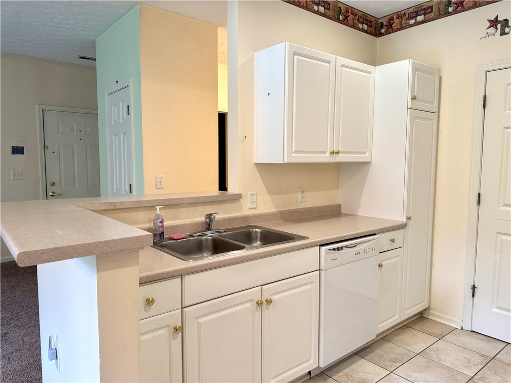 Cranberry Twp, Pennsylvania 16066, United States, 2 Bedrooms Bedrooms, ,2 BathroomsBathrooms,Residential,Active,234035