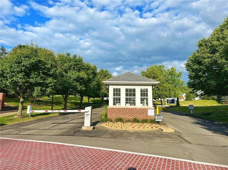 Cranberry Twp, Pennsylvania 16066, United States, 2 Bedrooms Bedrooms, ,2 BathroomsBathrooms,Residential,Active,234035