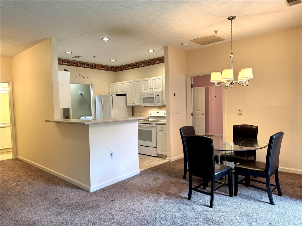 Cranberry Twp, Pennsylvania 16066, United States, 2 Bedrooms Bedrooms, ,2 BathroomsBathrooms,Residential,Active,234035