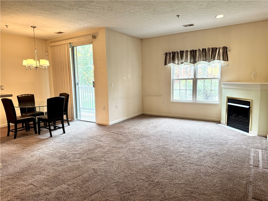 Cranberry Twp, Pennsylvania 16066, United States, 2 Bedrooms Bedrooms, ,2 BathroomsBathrooms,Residential,Active,234035