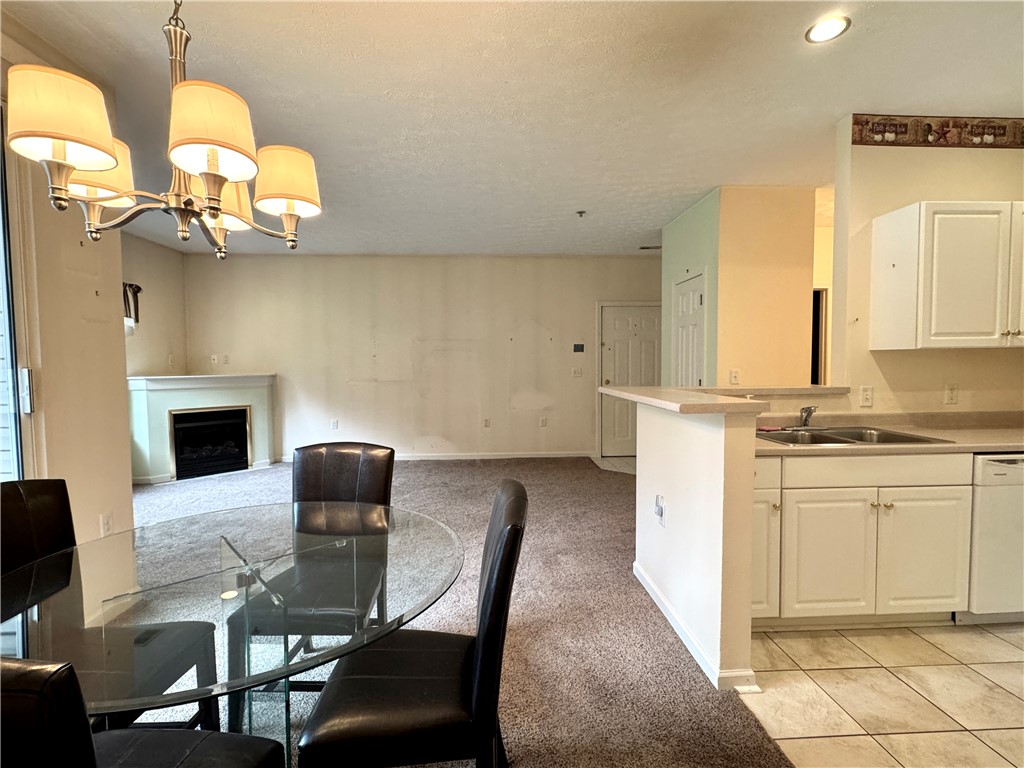 Cranberry Twp, Pennsylvania 16066, United States, 2 Bedrooms Bedrooms, ,2 BathroomsBathrooms,Residential,Active,234035