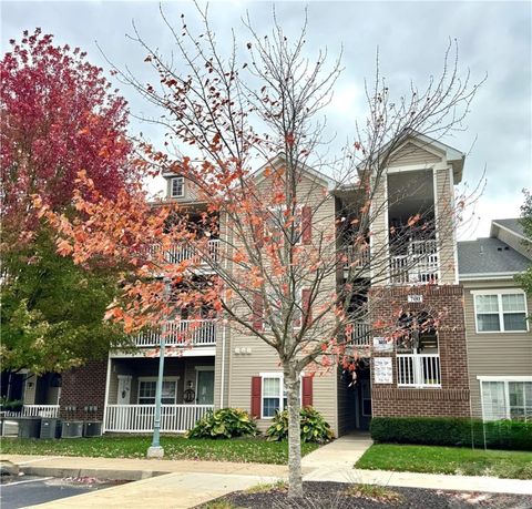 Photo of 713 Stockton Ridge Rdg, Cranberry Twp, PA 16066 (MLS # 1727165)