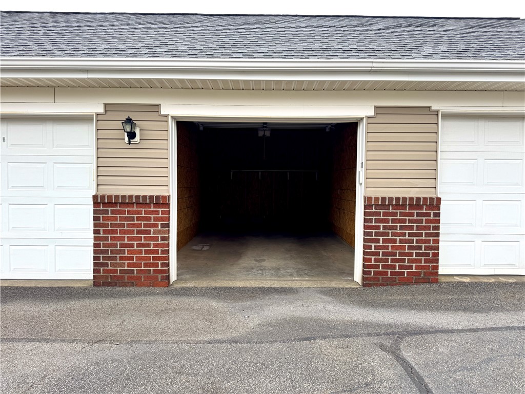 Cranberry Twp, Pennsylvania 16066, United States, 2 Bedrooms Bedrooms, ,2 BathroomsBathrooms,Residential,Active,234035