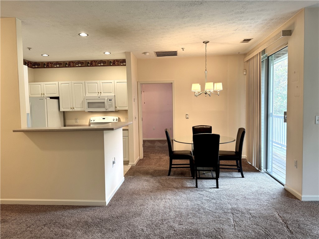 Cranberry Twp, Pennsylvania 16066, United States, 2 Bedrooms Bedrooms, ,2 BathroomsBathrooms,Residential,Active,234035