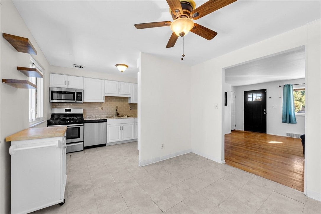 1565 Loretta Dr