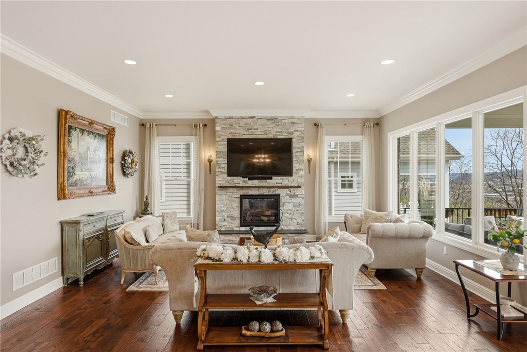 Pittsburgh, Pennsylvania, 15217, United States, 5 Bedrooms Bedrooms, ,5 BathroomsBathrooms,Residential,Active,2032459