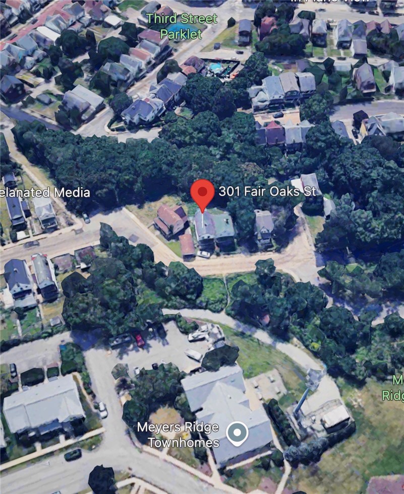 301 Fair Oaks St