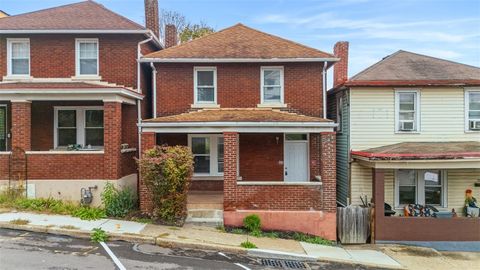 Photo of 790 Highland Ave, Carnegie, PA 15106 (MLS # 1727079)