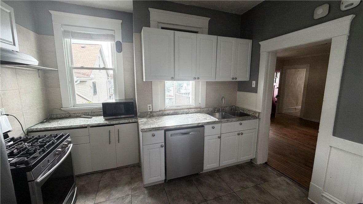 2 Lelia St