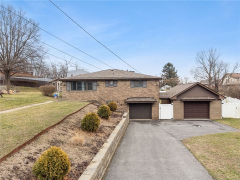 Photo of 318 Maple St, West Mifflin, PA 15122 (MLS # 1737191)