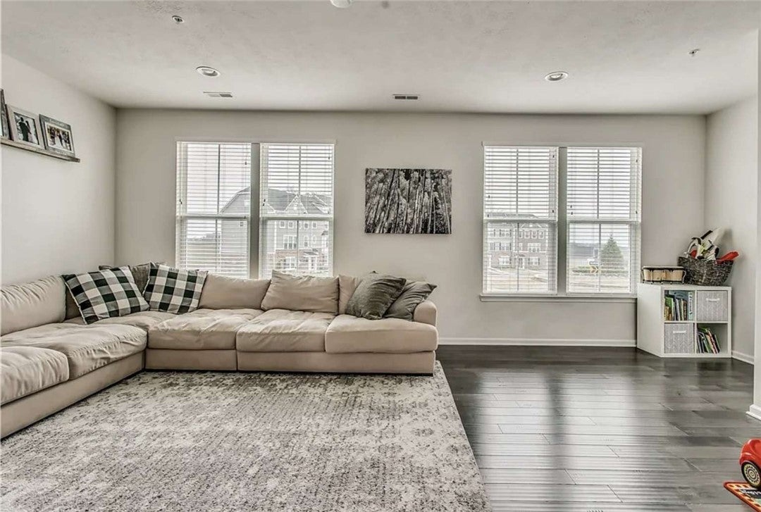 4052 Overview Dr
