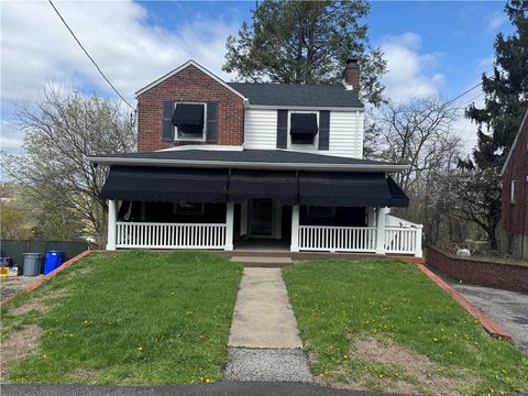 Photo of 324 Redwood St, Pittsburgh, PA 15210 (MLS # 1747192)
