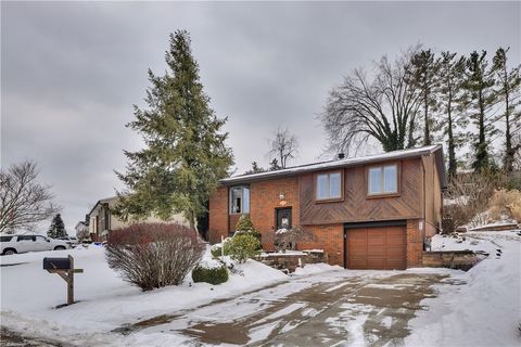 Photo of 334 Florida Dr, Oakdale, PA 15071 (MLS # 1736170)