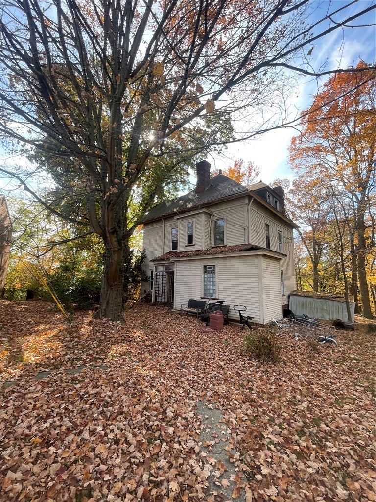 107 Red Bird Point Lane