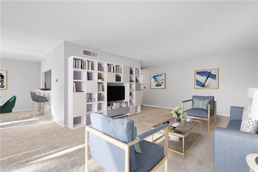 201 Grant St 111